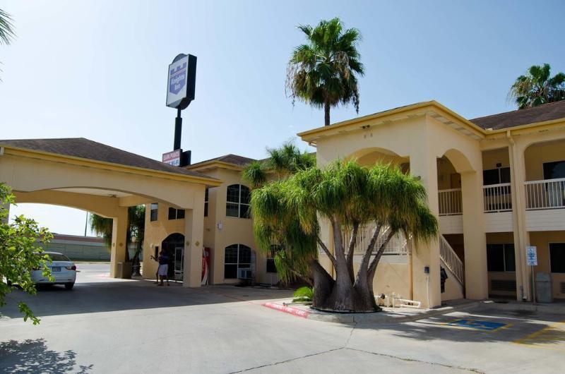Texas Inn And Suites City Center At University Dr. Edinburg Exterior foto